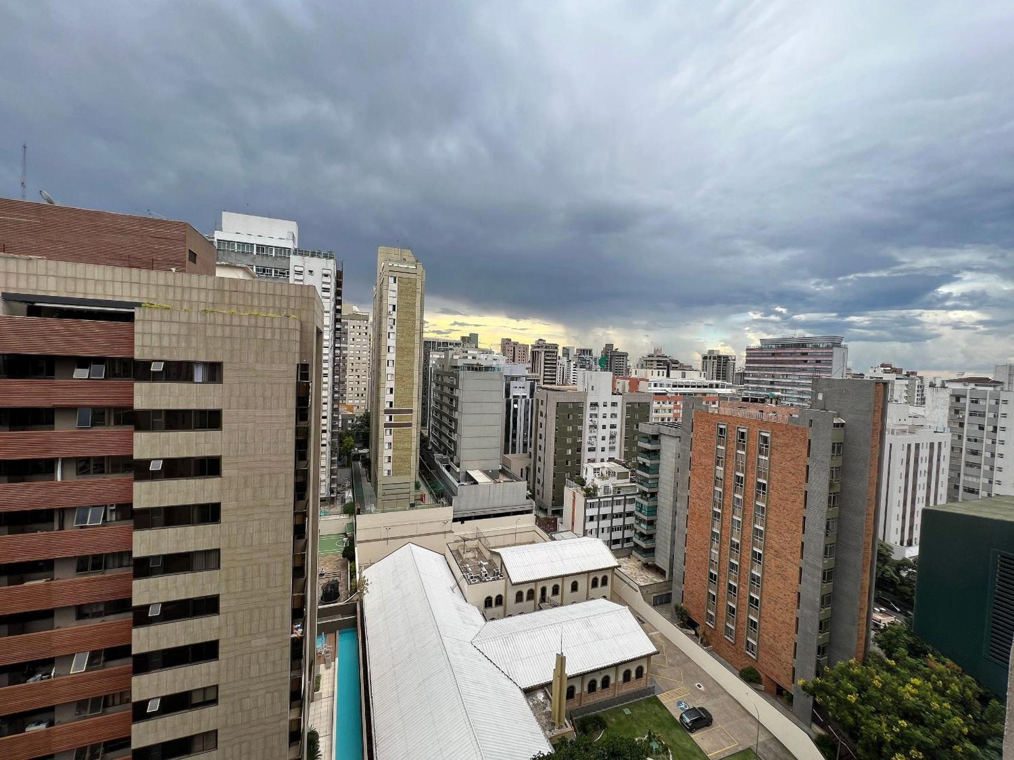 Lk Funcionarios 2 Apartment เบโลโอรีซอนชี ภายนอก รูปภาพ